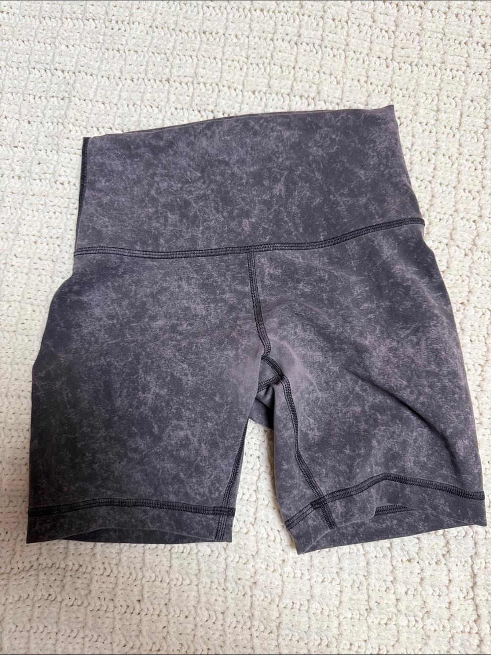 Lululemon Wunder Train High-Rise Short 6"